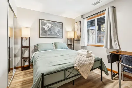 Champions' NSC Retreat HotTub Grill FirePit Fenced