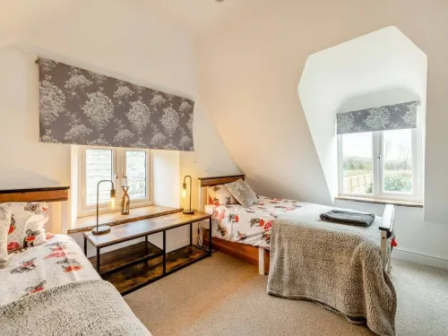 Somerset, detached cottage, large enclosed garden, outdoor dining, pet friendly! Hotel a Somerton