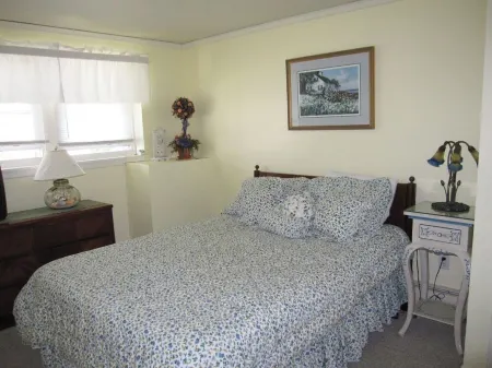 Seaside Escape on Biddeford Pool’s Charming 4-Bedroom BOOK NOW FOR 2026