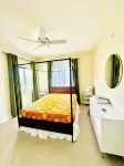 Relaxing seashore home with AC &WiFi in Lovely Lucea-btw MoBay & Negril-30 Mins