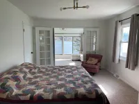 Tranquil 3-bedroom lake haven in lovely Paw Paw with WiFi, AC