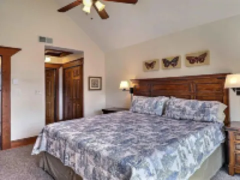 Mountain Escape Next to Camelback Resort! Ideal for Families and Big Groups Hotels in Pocono