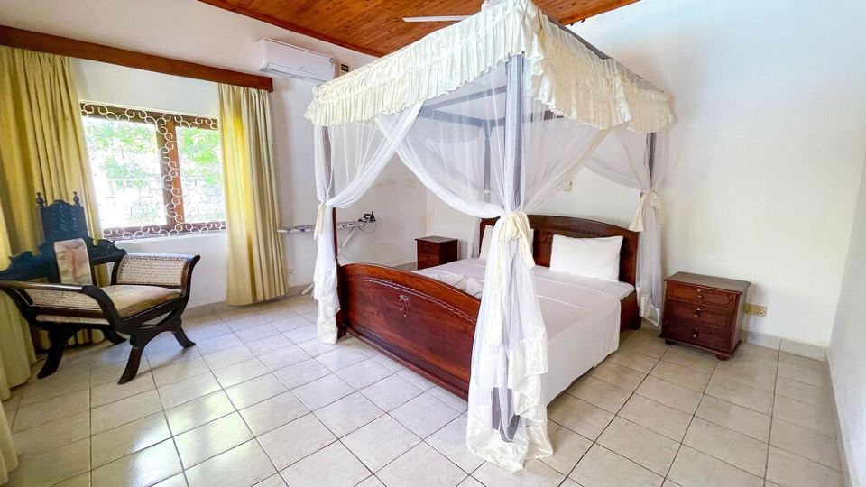 3 Bedrom Villa 50 meters 2 Beach
