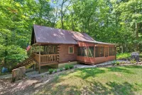 Charming Cabin That Has Beds for 8 Guests, Hot Tub, Electric Fireplace, Firepit