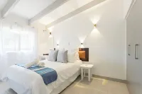 Charming 2-bedroom chalet with sea views in a fabulous resort Hotels in Shaka's Rock