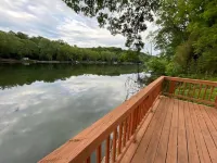 Rivers Edge Retreat with spectacular water views, Full kitchen, Games,  Fishing