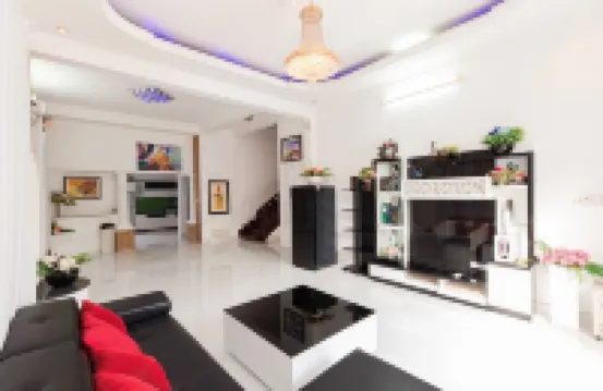 Villa 2. 4 Lac Long Quan