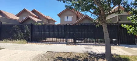 Gran Casa, Ideal Para Familias EN Santiago Отели в г. Чакабуко