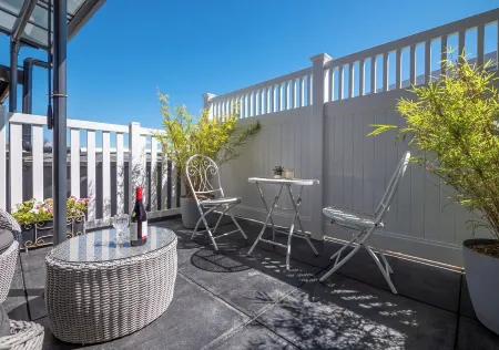 Mariri Heights Modern Studio Unit. Pet Friendly