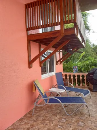 Kayak, Snorkel, Dive Waterfront 2BR 2BA  A/CBeautiful Quiet Caribe bight w/pool Отели в г. Хосе Сантос Гуардиола