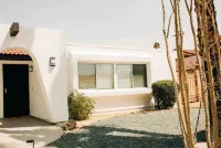 CASA DE ORO -Charming 3-bedroom house in Bermuda Dunes with pool, fire pit