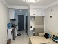 Cozy studio with wheelchair access, pool, free parking, and 24/7 security.