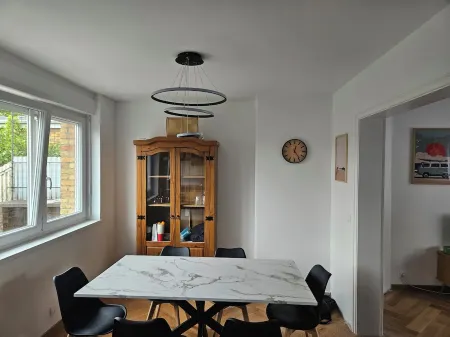 House with garden 15min walk from the beach