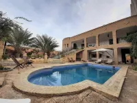 Guest house Dar Traki Tozeur tourist area with swimming pool and breakfast included. Hotels in Tozeur