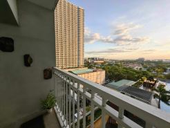 Condo unit near NAIA Airport, Mall of Asia, CCP, PICC & more attractions nearby