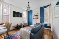 Steps from Central Park and Modern Amenities - Charming Spacious Retreat Upper East Side/어퍼 이스트 사이드 호텔