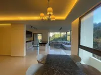 Urban Loft 4BDR 2-Story Duplex