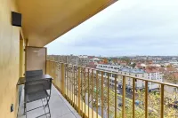 Parking and walking distance from RER B and metro (line 4) Hotel di Bagneux