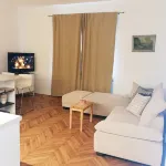 Mona Lisa Apartment, la Place Magic