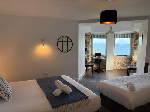 Marine Hotel Hotel di Criccieth