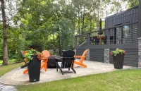 GAME DAY PERFECT! Minutes from Death Valley and  steps to Patrick Square! 🏈🐅🧡