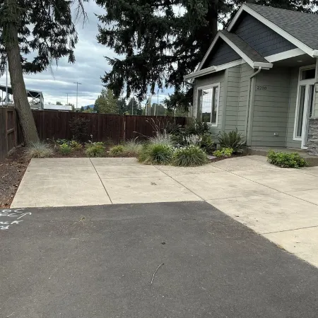 The Track House - 4BR Near UO, Autzen & Hayward, Peaceful & Spacious