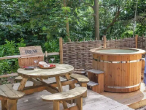 Hayne Barn Estate - Private Estate : 6 Eco Lodges - 1 Studio Hotels in Hythe