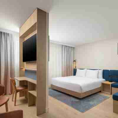 Hampton by Hilton Paris Charles de Gaulle Airport Rooms