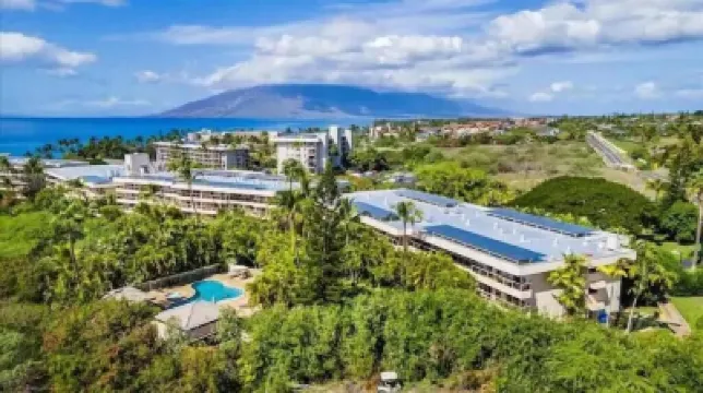 Signature Residences at Maui Banyan Hotels near Shops at Wailea