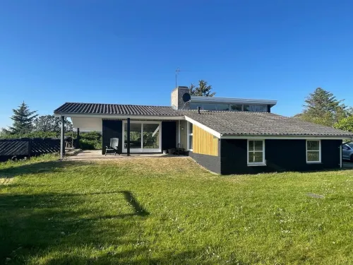 "Hansen" - 600m from the Sea