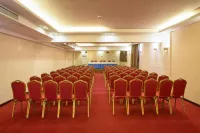 Mediterranean Princess- Adults Only - Parkplatz