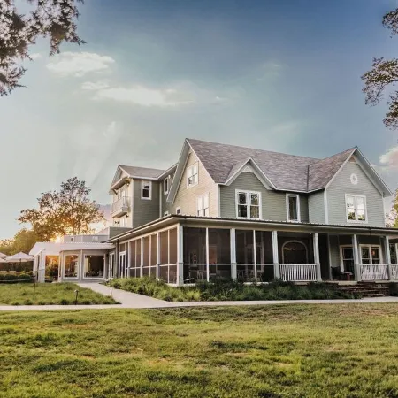 Stonebreaker Hotel