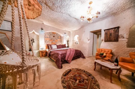 Zeus Cave SUITES