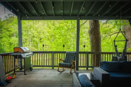 Lakefront-nestled in Nirvana