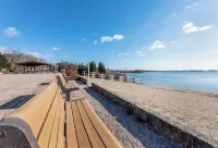 Charming South County Cottage by the Sea Near Charlestown