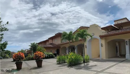 Your Luxurious Condo Los Sueños, Costa Rica Отели рядом с достопримечательностью «Punta Leona»
