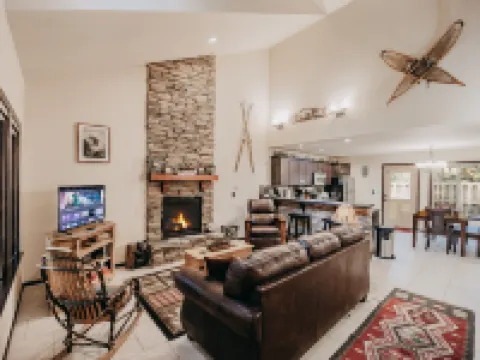 Glacier Springs Cabin 89 Cedar and Log Cabin Close to Skiing and Hiking Hoteles en Deming