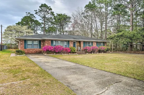 Cozy Wilmington Vacation Rental 10 Mi to Beach! - Spa