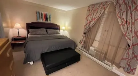 Warm and Cozy Condo: Perfect for Fall Foliage Getaways!