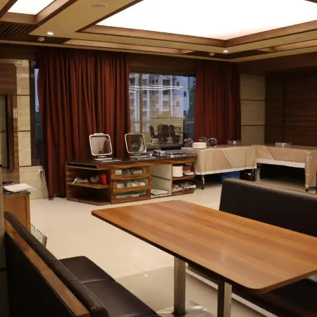 Hotel Shreeji Vatika-Airport Road