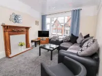 Wonderful spacious apartment 1 minute from the beach