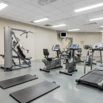 Super 8 by Wyndham Mississauga