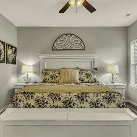Sunset Bunker 3 Bedroom Condo by RedAwning
