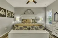 Sunset Bunker 3 Bedroom Condo by RedAwning