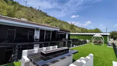 Everest Guest House  호텔