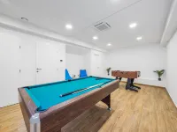 Villa with Pool, Game Room, Garden - Hot Tub