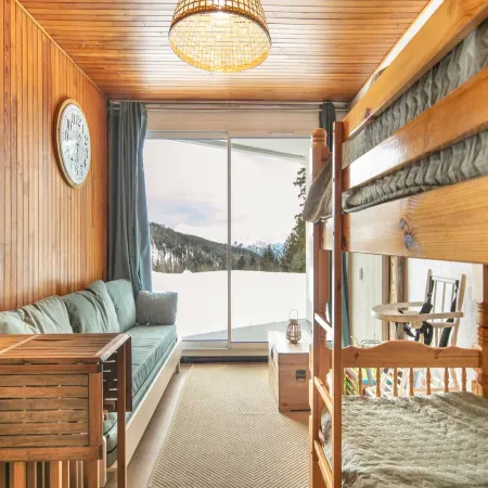 Peaceful Stay with Mountain View