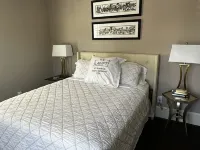 Spacious living in Historic Georgetown with shops, dining, museums steps away! Hotels in Georgetown