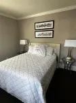 Spacious living in Historic Georgetown with shops, dining, museums steps away!