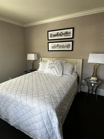 Spacious living in Historic Georgetown with shops, dining, museums steps away!